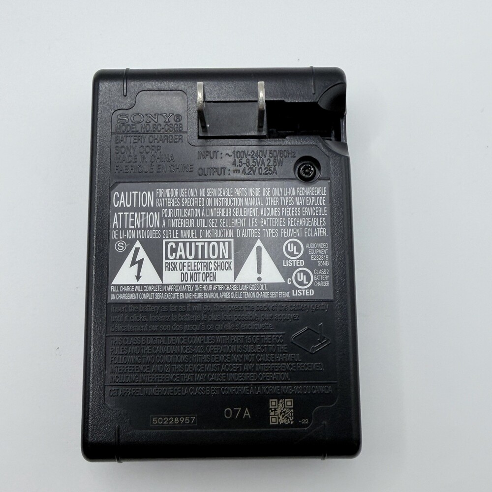 Sony Cyber-shot DSC-W90 8.1MP Digital Camera - Picture 13 of 16
